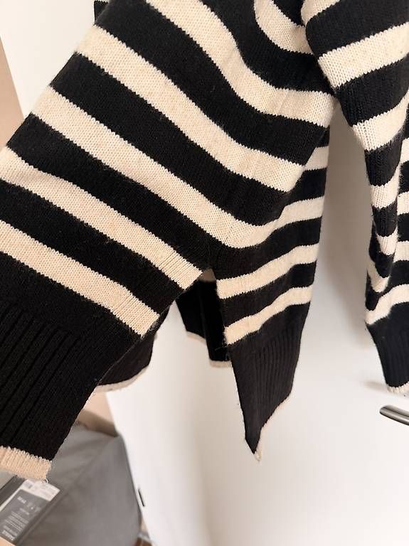 Pullover & Sweatshirts: H&M gestreifter Strickpullover – Gebraucht aus Neuenegg von sina.lndr 1