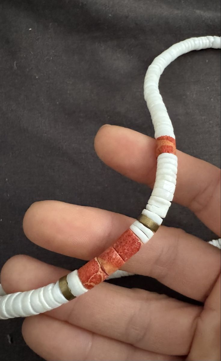 Catenine: Vintage pukka shell & stone necklace – Usato da Zürich venduto da kri_zhv2 2