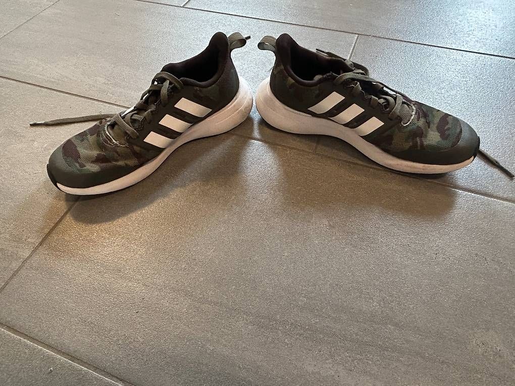 Damenschuhe: Adidas Sneakers Gr. 38 – Gebraucht aus Thalheim an der Thur von Iselisberger 1