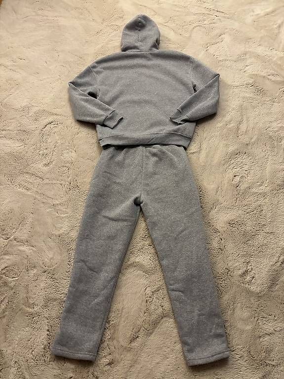 Jumpsuits: Grauer Nonofos Tracksuit – D'occasion à Lenk im Simmental par niczbaeren 1