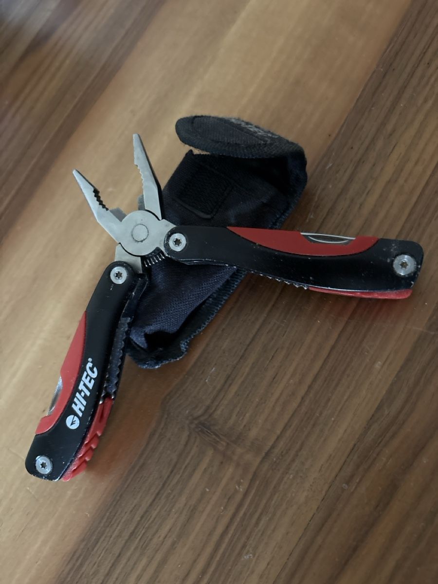 Alle Werkzeuge: HI-TEC Multi-Tool mit Etui gebraucht – Gebraucht aus st.gallen von Garagen_Verkauf