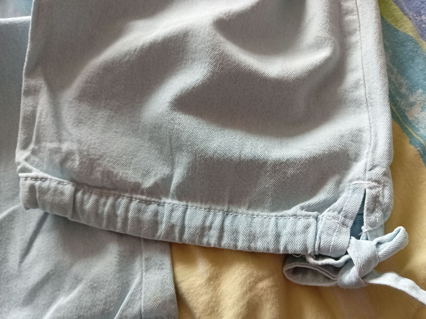 Hosen: 7/8 Jeanshose hellblau, Gr. 44 – Gebraucht aus Witterswil von hele04 2