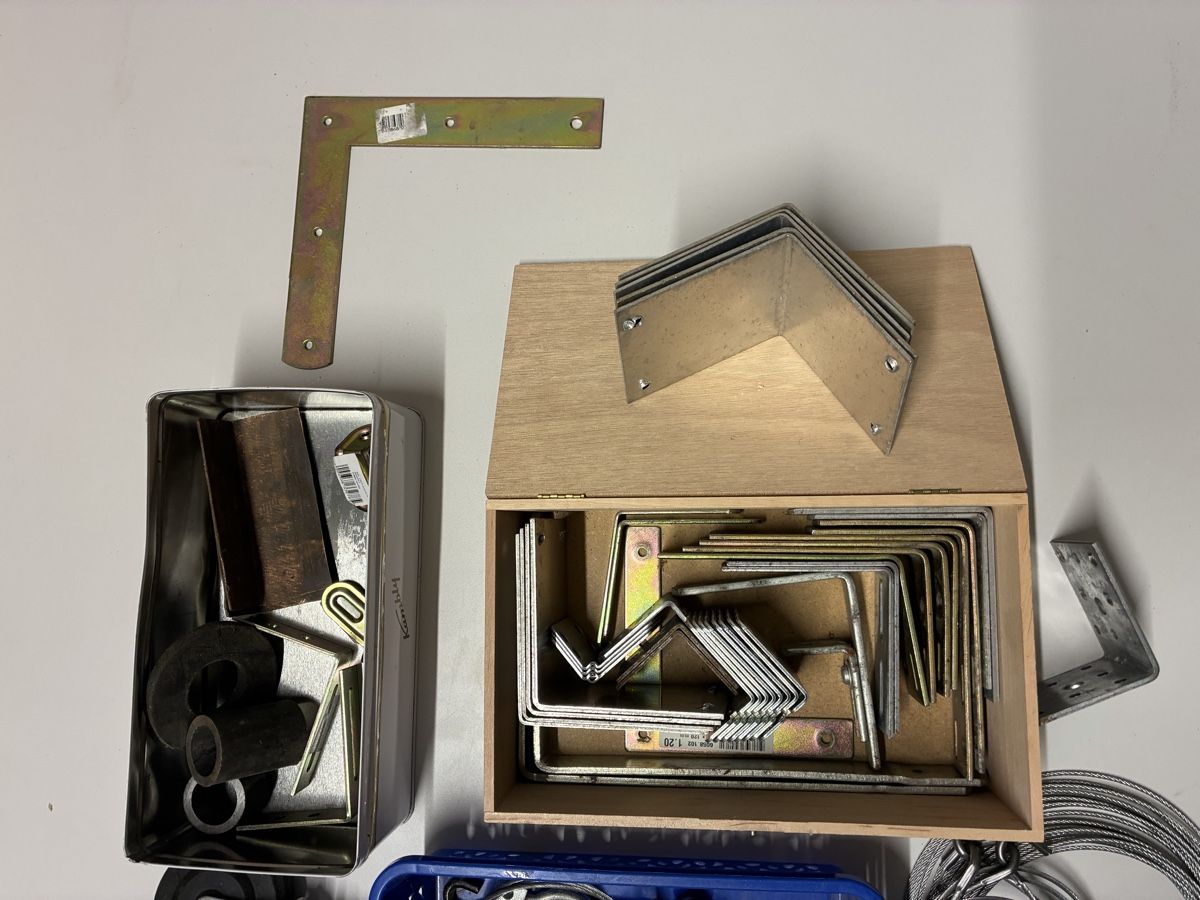 Kit di costruzioni: Befestigungsmatrial – Usato da Schüpbach venduto da Tluky 1