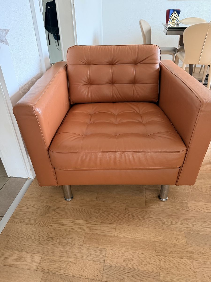 Poltrone: Fauteuil similcuir marron 1 place bon état – Usato da Aubonne venduto da dm2_8mm7