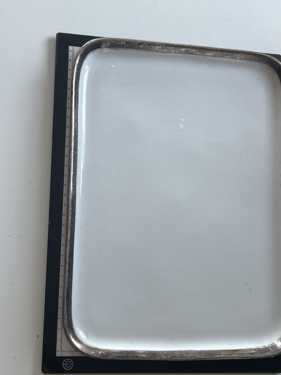 Piatti di portata: Tablett Metall Weiss mit Silberrand Antik(I7) – Usato da Neuenhof venduto da SchnaeppliAllerlei 2