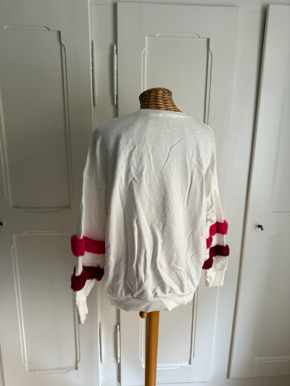 Mango Pulls & Sweat-shirts: MANGO - Sweatshirt weiss M/L – D'occasion à Zürich par Diazaio 2