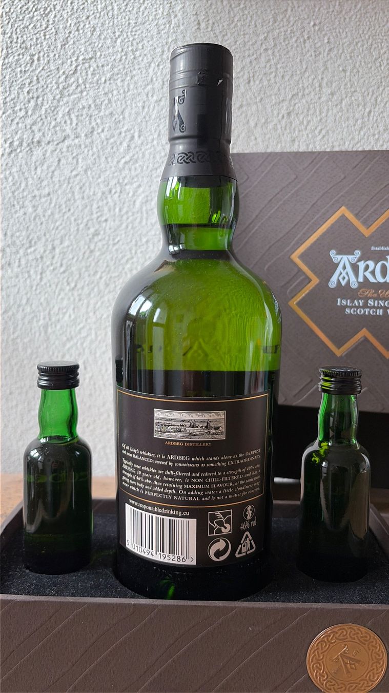 Ardbeg Bevande alcoliche: Single Malt Ardbeg Exploration Pack aus 2013 TOPZUSTAND – Usato da Stallikon venduto da felixmuster 2