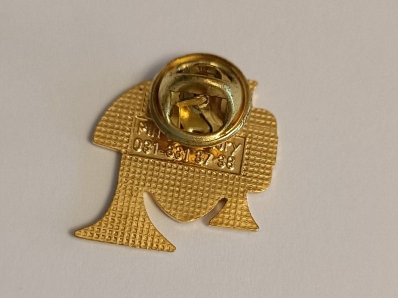 Placchette & Badge: Pin MG Eggiwil - Box 25 – Usato da Köniz venduto da Pinscollect 1
