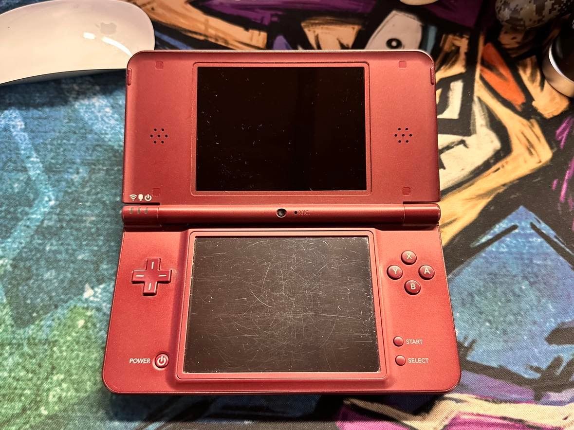 Nintendo Console: Console Nintendo DSi XL – Usato da Giubiasco venduto da  3
