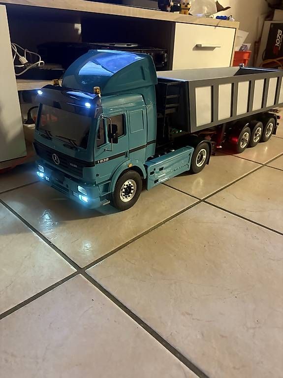 RC Modellbau: Tamiya Mercedes 1838 – Gebraucht aus Mézières FR von Paulwalke3