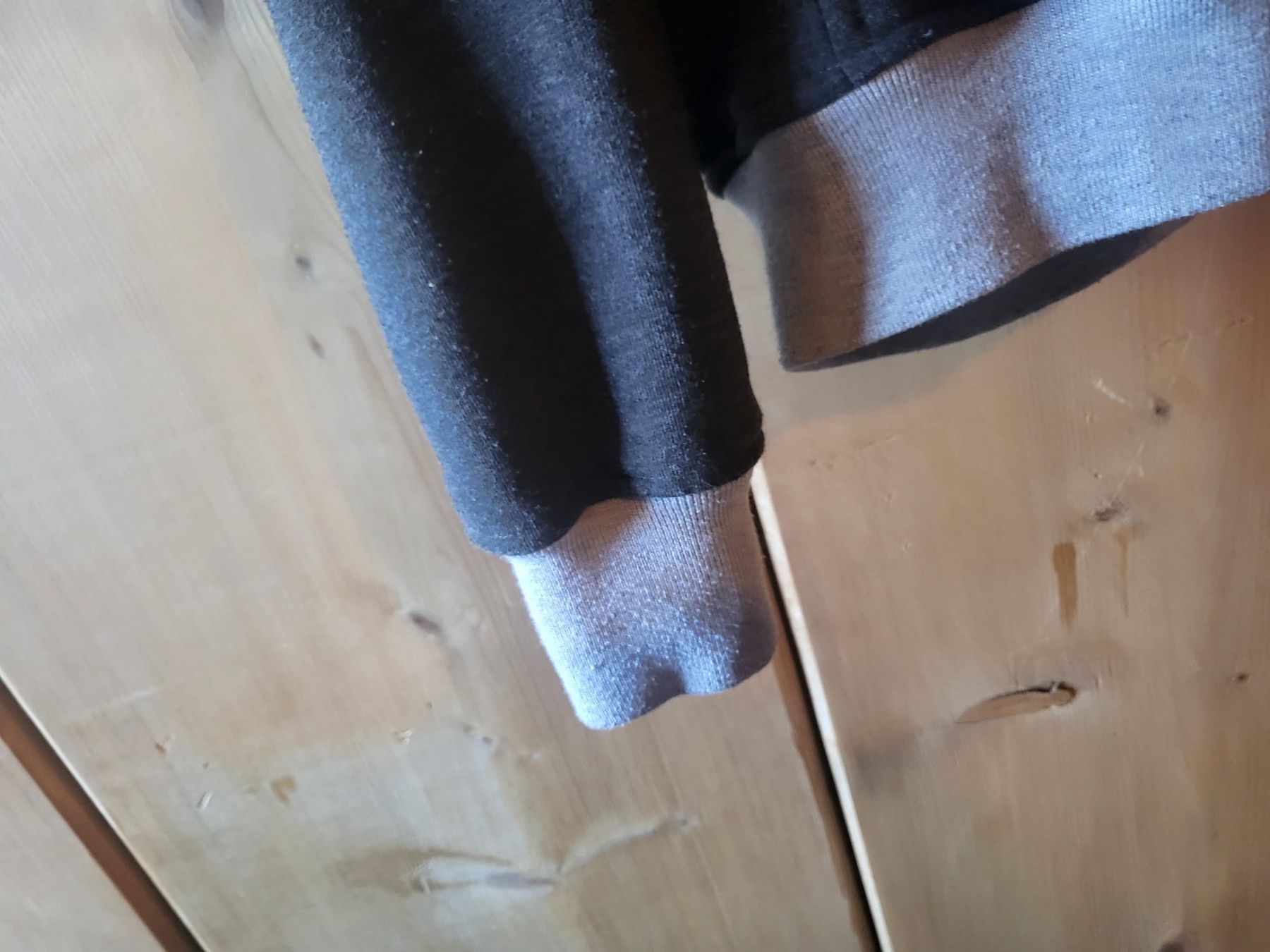 Maglioni & Felpe: Sweatjacke Kapuze von Osama – Usato da Trin venduto da gumalcan 4
