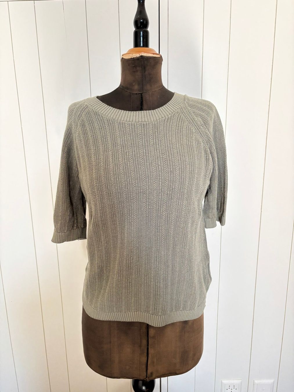 Maglioni & Felpe: chicorée Kurzarm Pullover kaki grün - Grösse L ca. – Usato da Kleinandelfingen venduto da Baba23