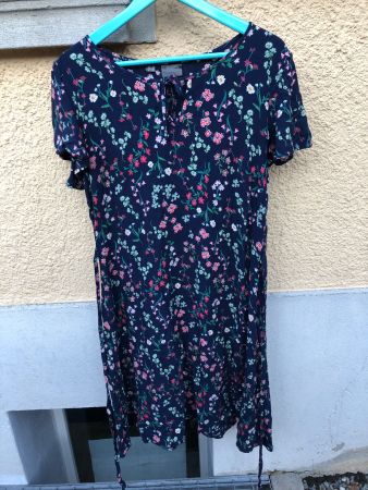 Kleid mit Blumenmuster 44