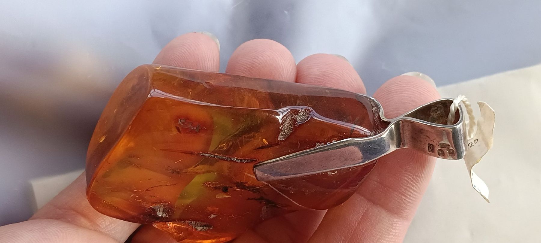 Mineralien & Heilsteine: Amber pendant with inclusions sterling silver setting – Neu und originalverpackt aus Zürich von cat_9cvz 4
