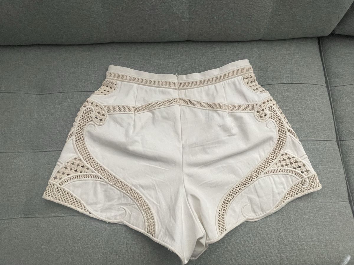 Maje Pantalons: Maje Damen Shorts Weiss/ Beige Groesse 40 – D'occasion à Cham par pri_9ktk 1