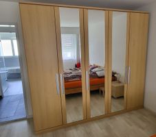 Kleiderschrank 5 türig