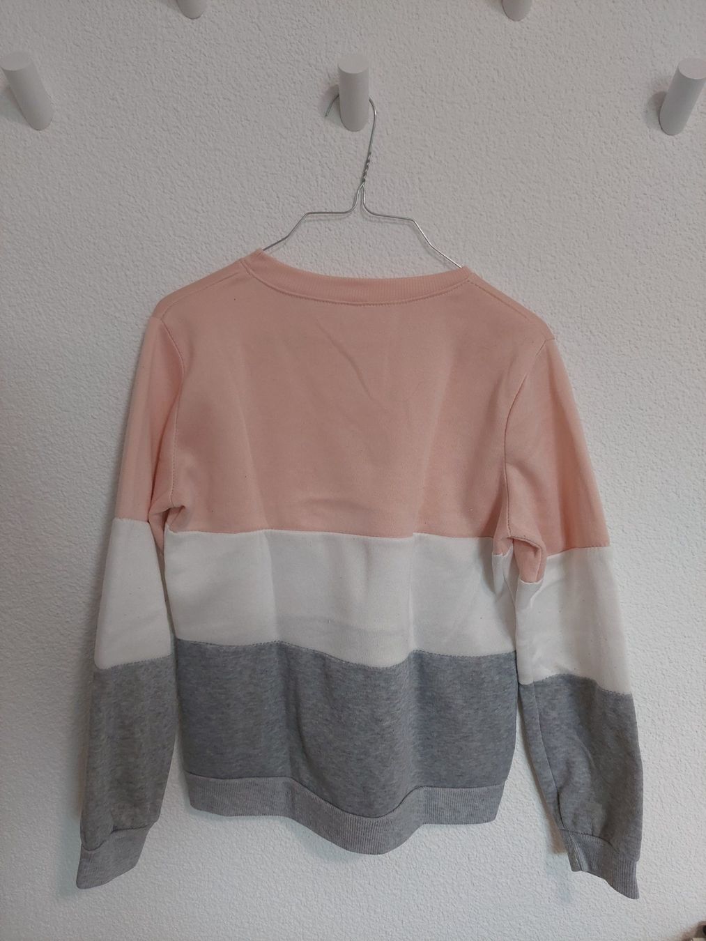 Pullover & Sweatshirts: Sweater Different – Gebraucht aus Gunzwil von 11G11 1
