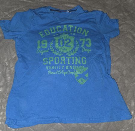 Blaues T-Shirt mit Aufdruck, Grösse 146/152 