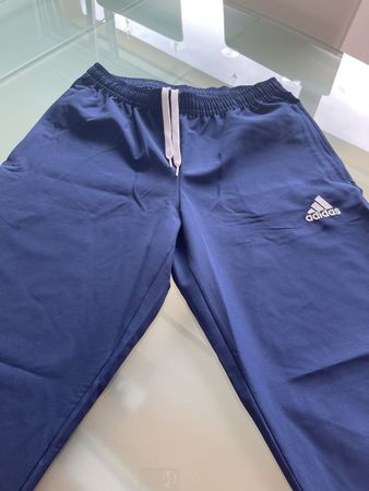 Adidas Trainingshose, dunkelblau, Gr. M, neuwertig!