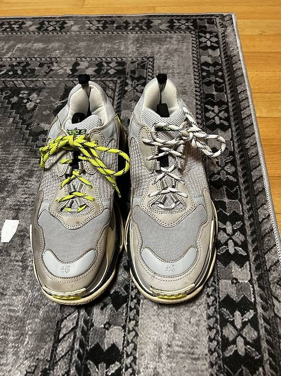 Balenciaga Scarpe da uomo: Balenciaga Triple S taglia 45 – Usato da Mendrisio venduto da and_rvg8 1