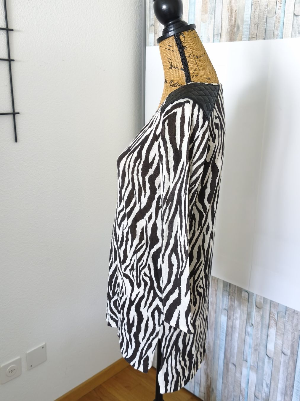 H&M Maglioni & Felpe: Damen Pullover H&M Zebra Muster Grösse XS neuwertig – Nuovo (secondo la descrizione) da KRIENS venduto da Franzy_Blond10 1