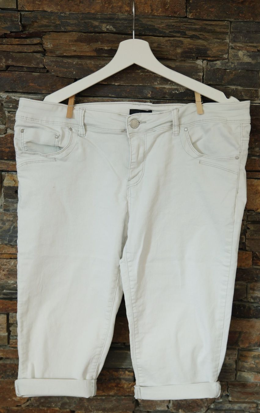 Pantaloni: 2x kurze Hose Gr. L Chicorée weiss & beige – Usato da Wohlen AG venduto da Exitburn 4