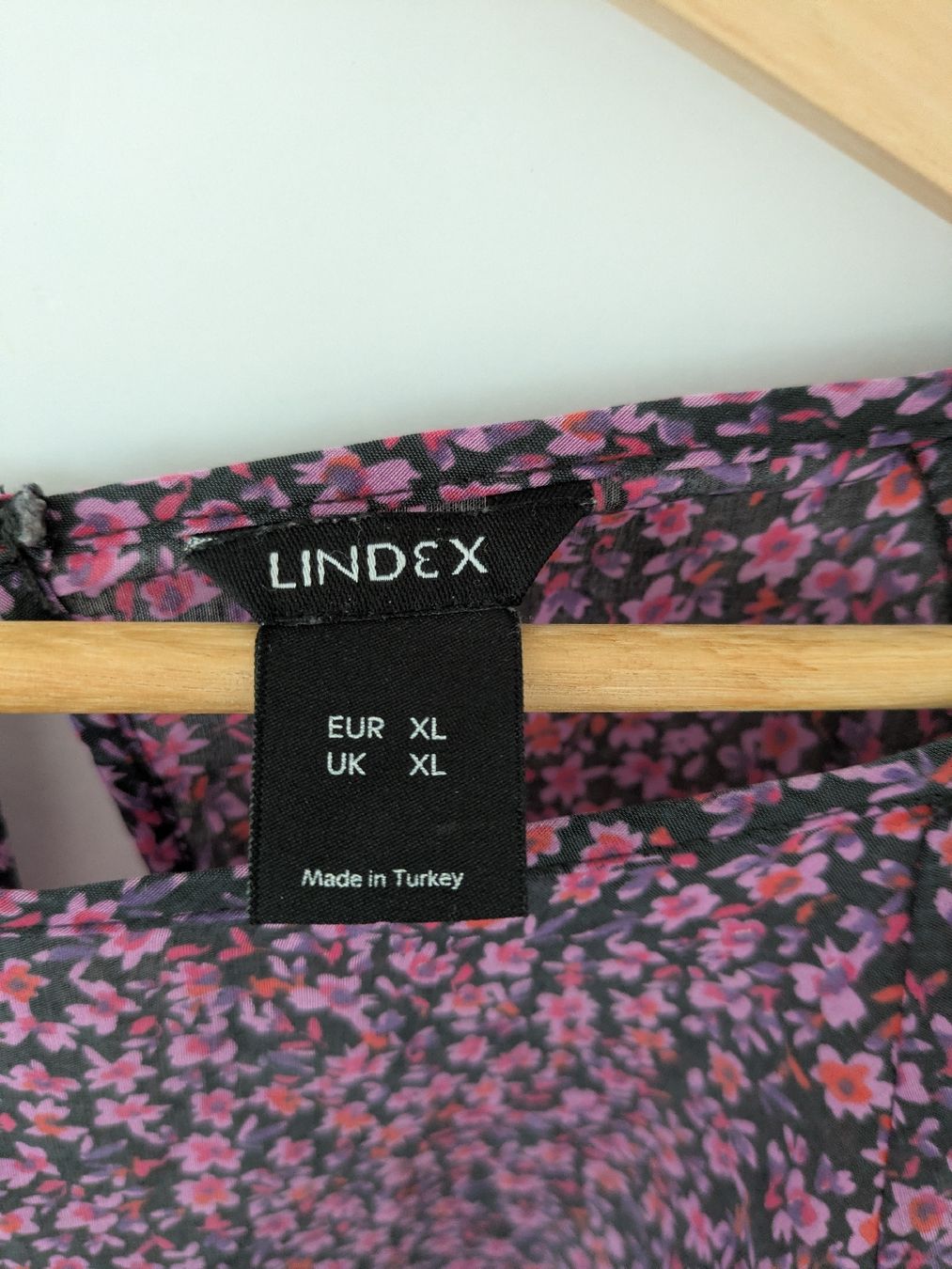 Blusen: Lindex Bluse, Grösse XL, Blumenmuster – Gebraucht aus Rorschach von olg_5qq2 2