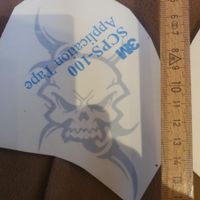 Autocollant sticker tête de mort 14x9 cm argenté
