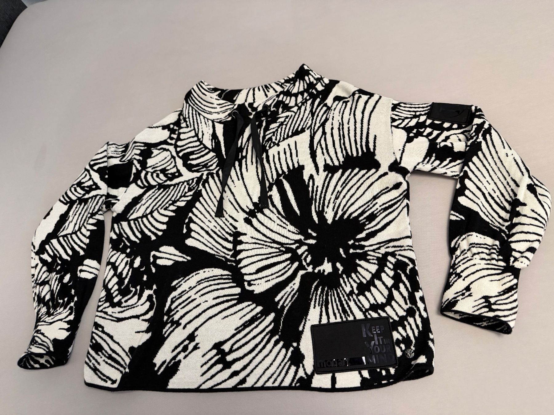 Monari Maglioni & Felpe: Monari Strickpullover Flower-Design schwarz-weiss/36 – Nuovo (secondo la descrizione) da Berneck venduto da Ordnung2021 1