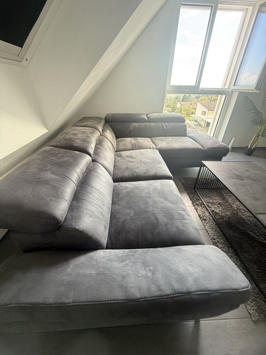 Sofas: Ecksofa Elektronisch grau mit Tisch – D'occasion à Grenchen par Nando.O 2