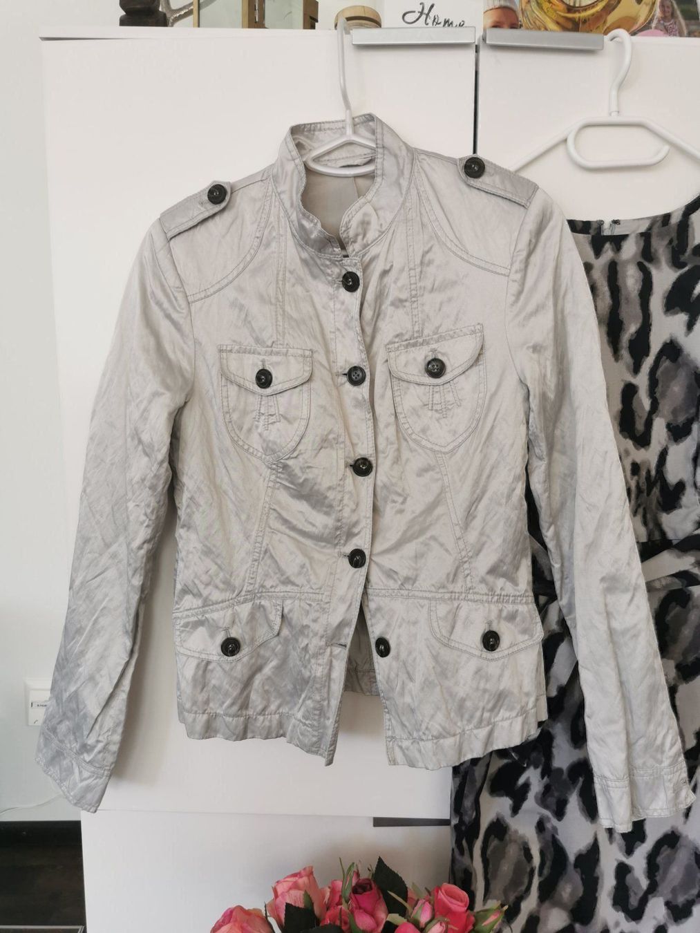 Giacche: BLAZER GR. 36, NEU, SILBER, SATIN – Nuovo (secondo la descrizione) da Erlenbach ZH venduto da alisamilana
