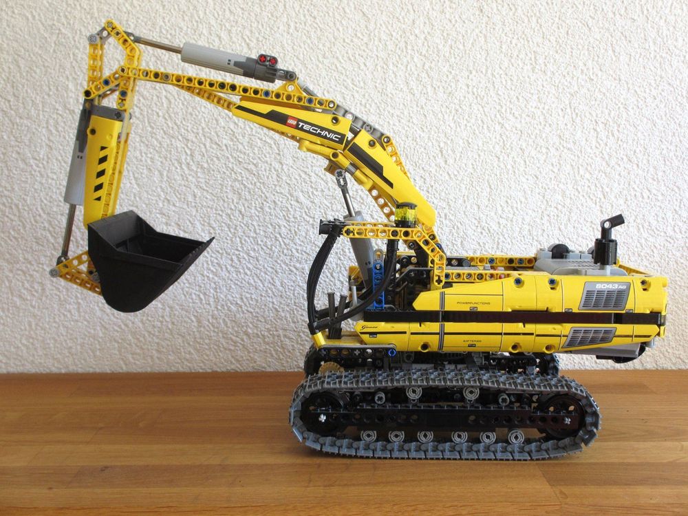 Lego Bagger 8043 (Defekt) in Winterthur für CHF 187 – mit Lieferung auf ...
