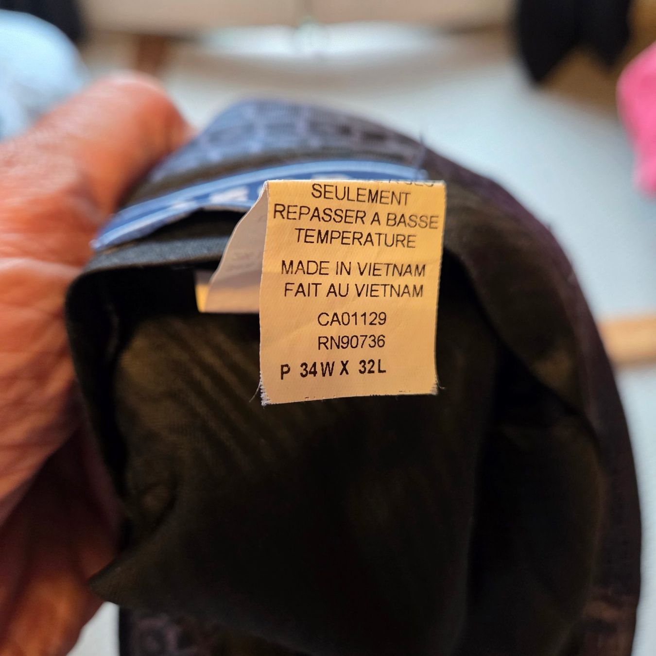Anzüge, Sport- & Funktionsanzüge: Costume IZOD – Gebraucht aus Conches von mrp_qpt5 3