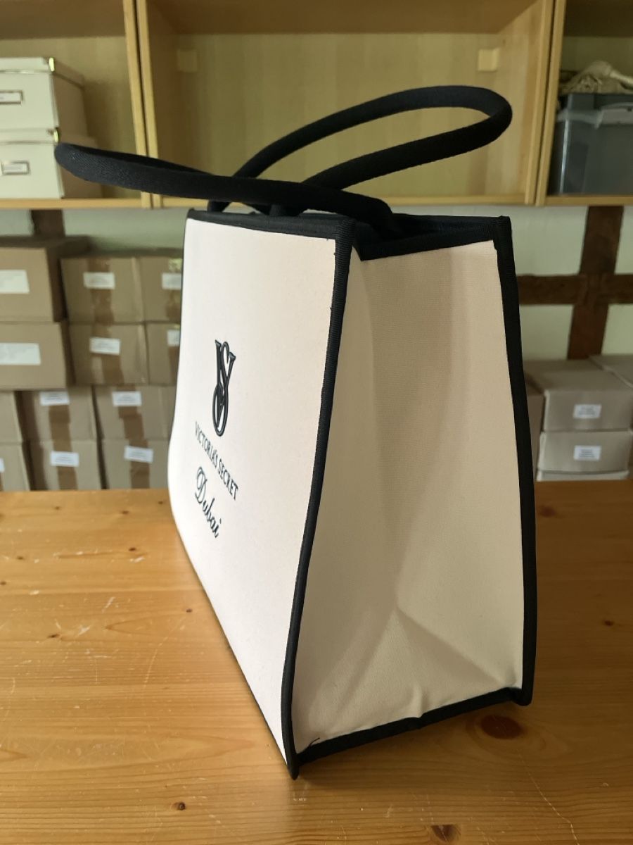 Victoria's Secret Taschen für Damen: Victoria's Secret Tasche Dubai – Neu und originalverpackt aus Fischenthal von luc_82dg 1