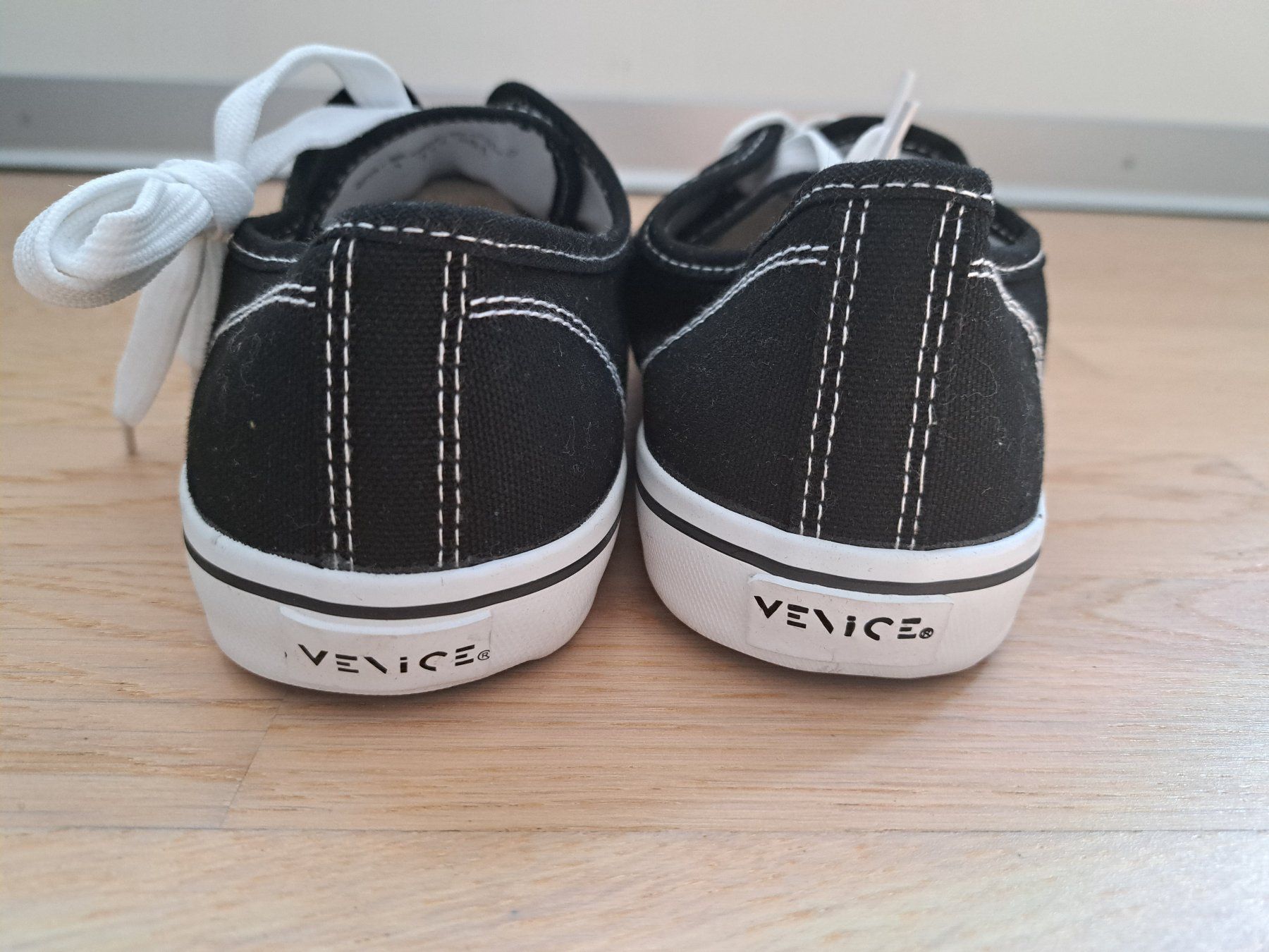 Scarpe da donna: neue Venice Stoff Sneaker, Gr. 41 – Nuovo e nell'imballaggio originale da Zürich venduto da jenxx 2