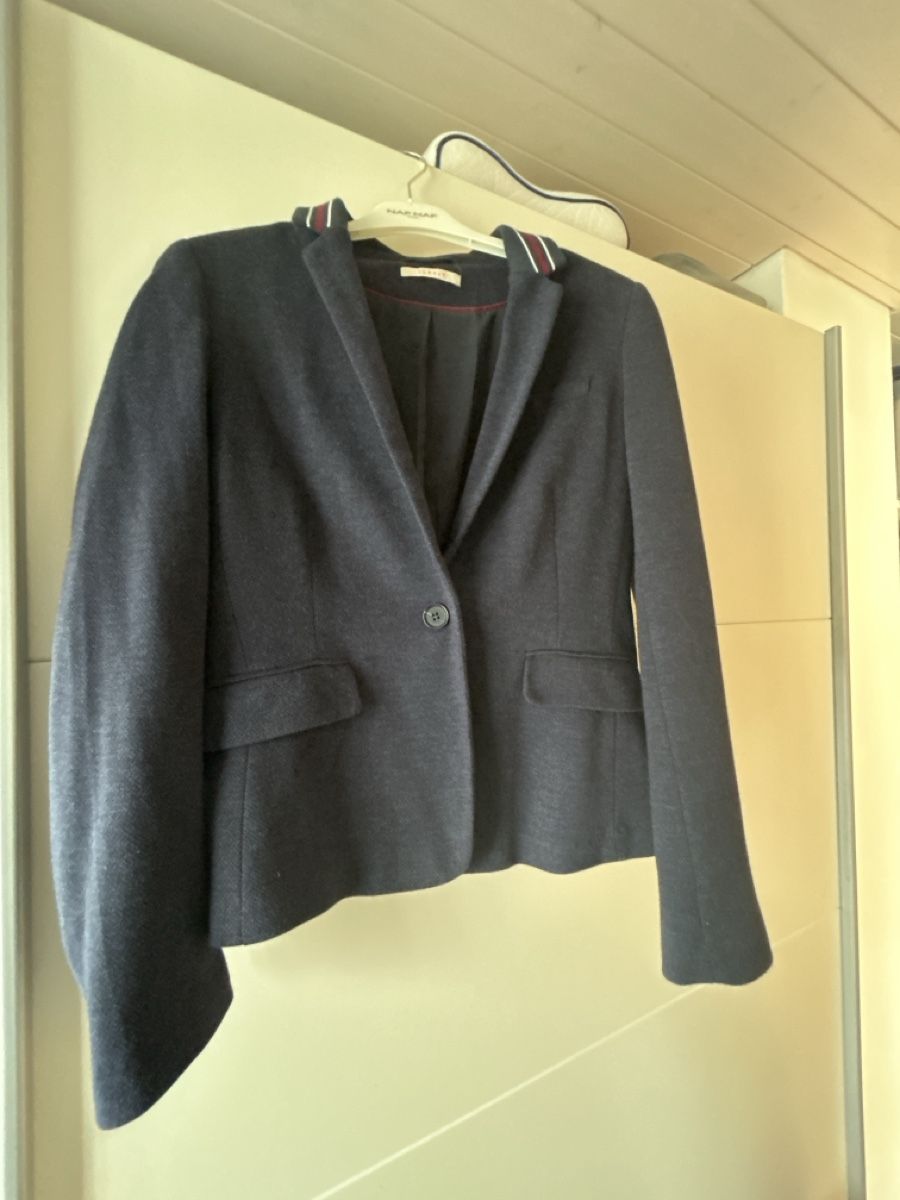 Esprit Completi & Tailleur: Blazer blau Esprit Grösse 38 – Usato da Fischbach- Göslikon venduto da Rommel