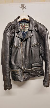 Lederjacke Reto Look