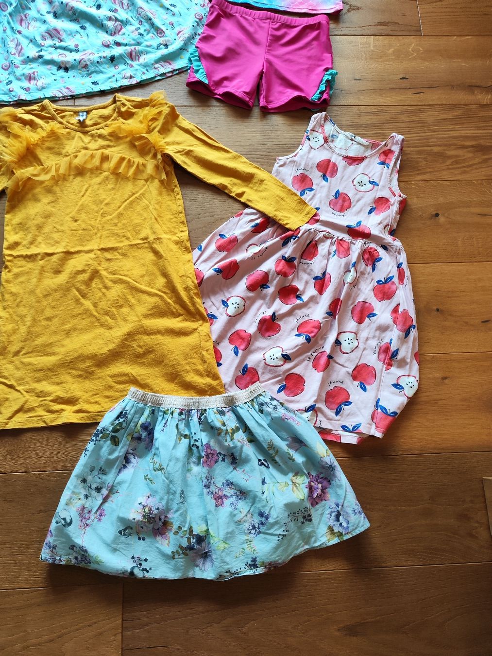 Lotti & Set di vestiti: Sommer Kleider Set, Grösse 122/128 – Usato da Kriens venduto da Xonox 1
