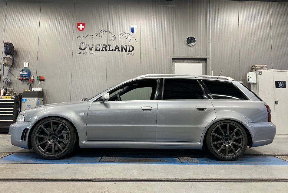 Audi Automobili: AUDI RS4 Avant quattro – Usato da Flühli LU venduto da Overland_Motors 2