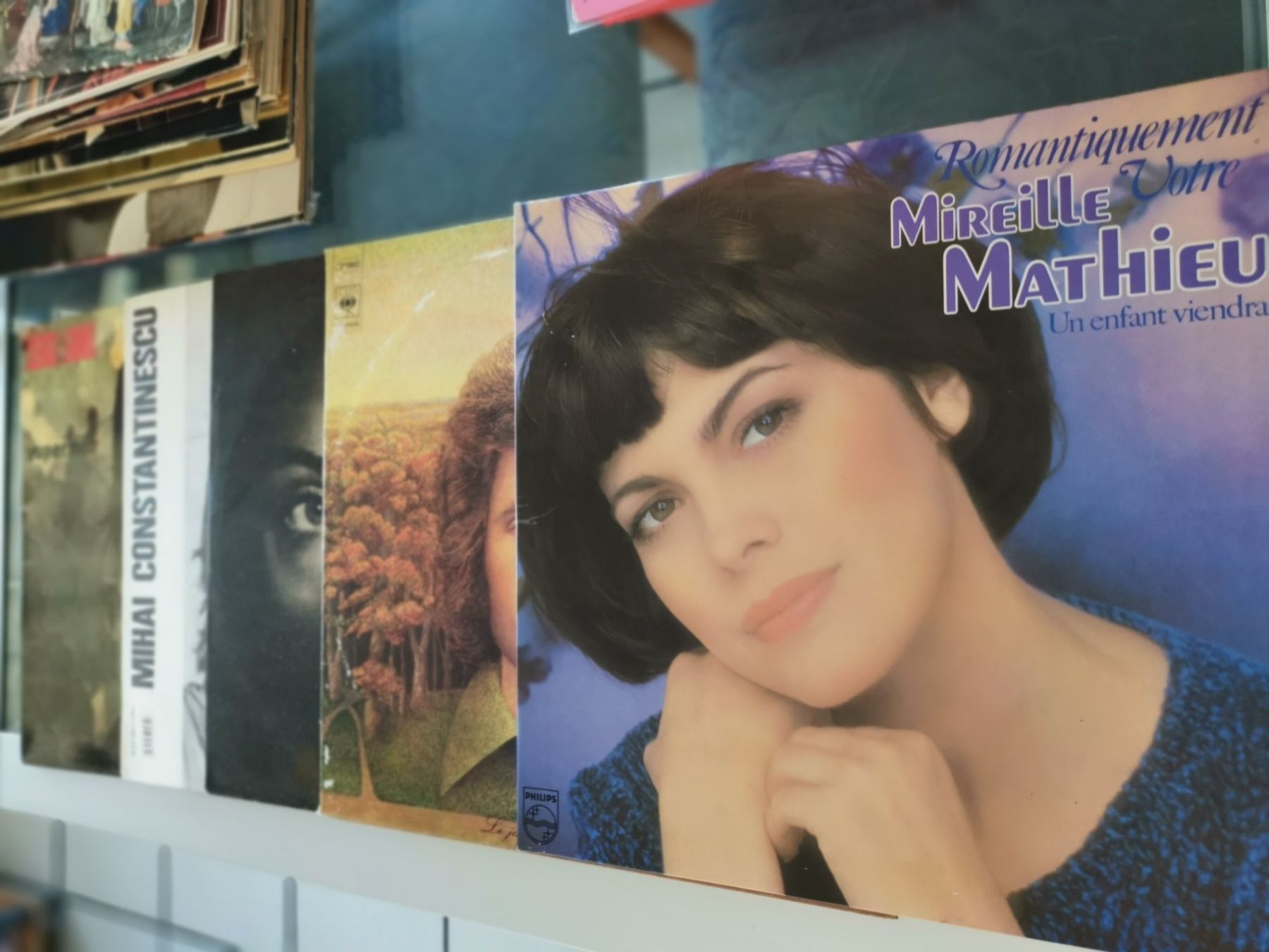 Dischi in vinile: Mallette 27 Vinyles LPs divers artistes – Usato da Courtepin venduto da mara_1808 8