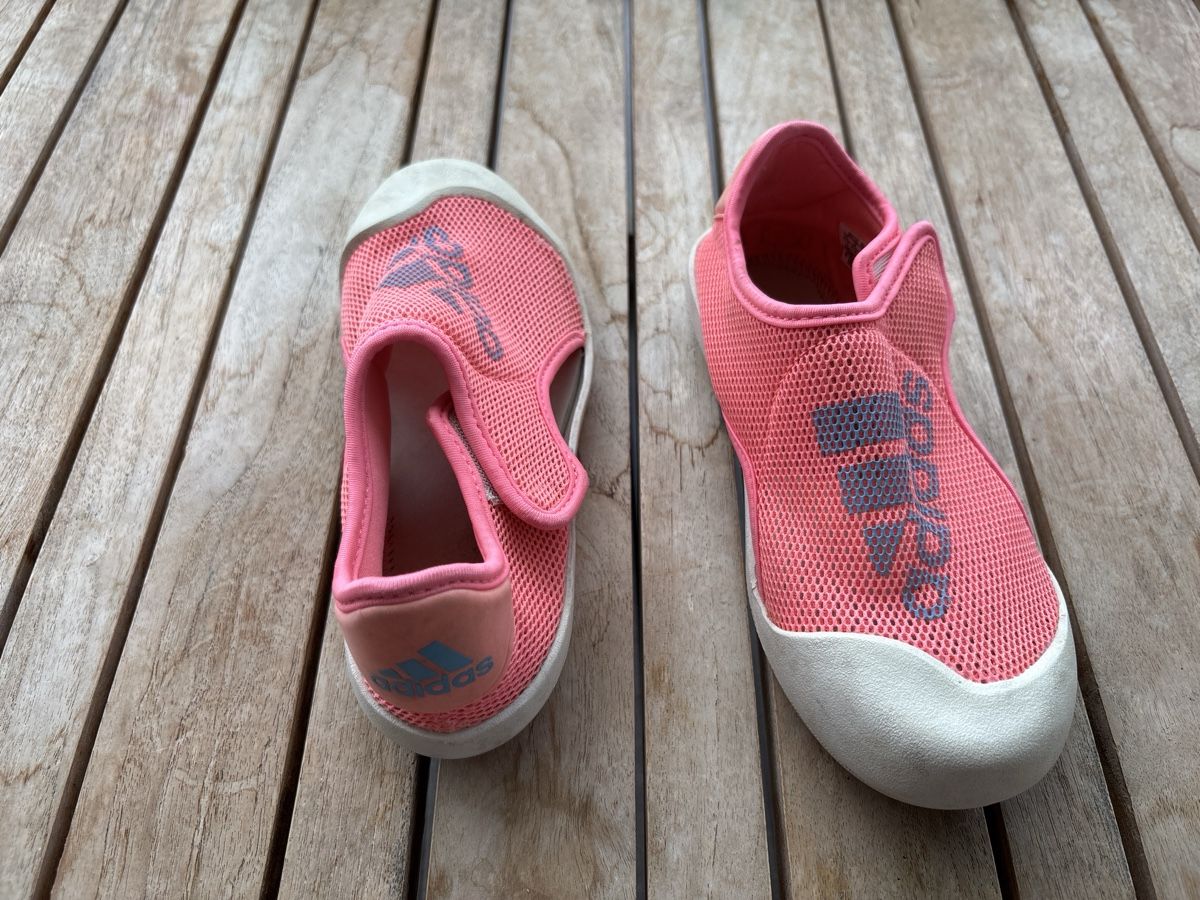 Adidas Scarpe per ragazzi: Badeschuhe Adidas Grösse 30 – Usato da Wichtrach venduto da Flaub 2