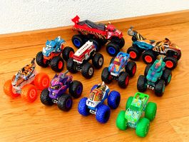 10 Hot Wheels Monster Trucks Set (gebraucht)