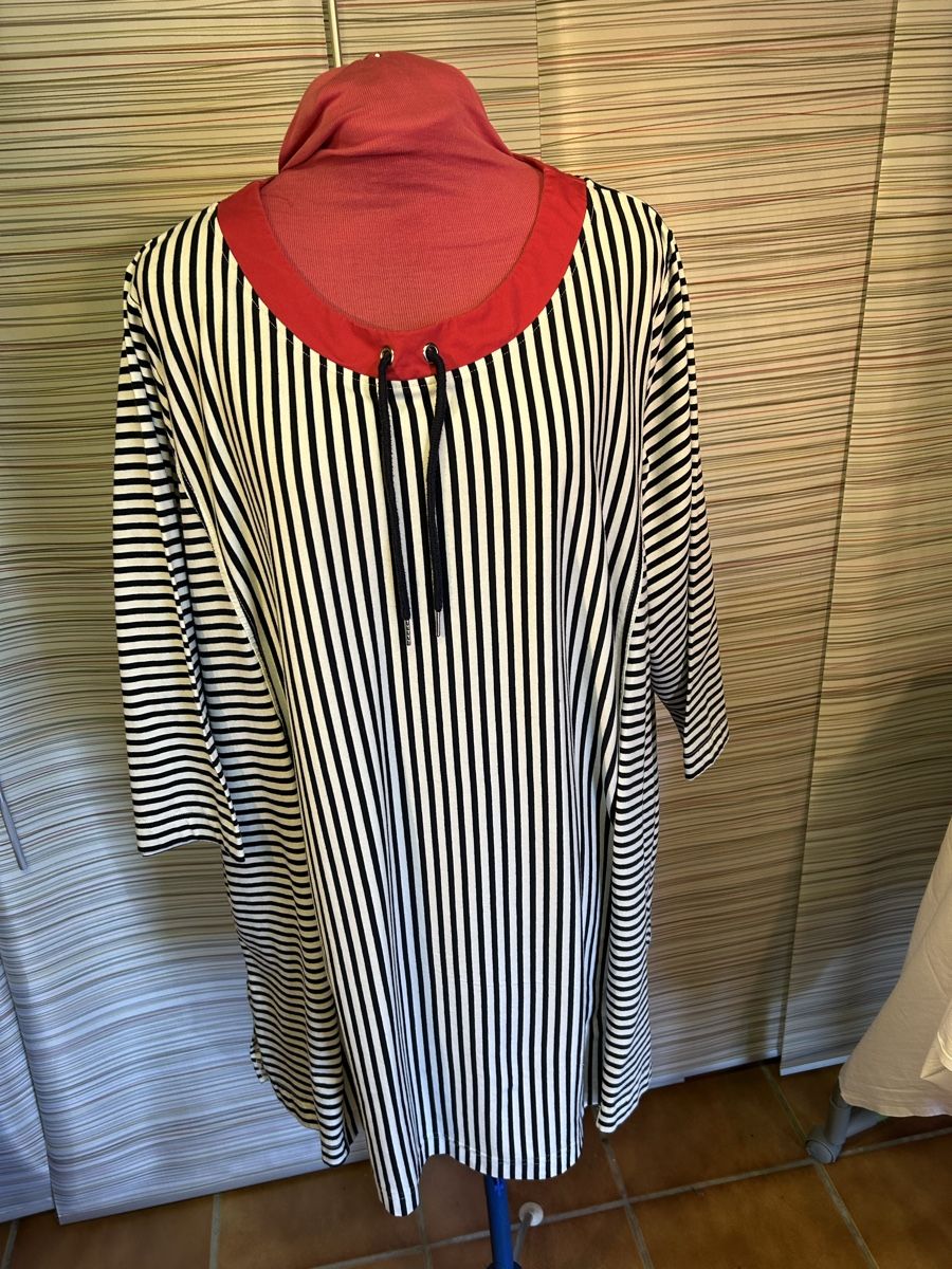 T-shirt: Long-Shirt mit seitlichen Eingrifftaschen, Gr. 52 – Usato da Füllinsdorf venduto da Sunny0117