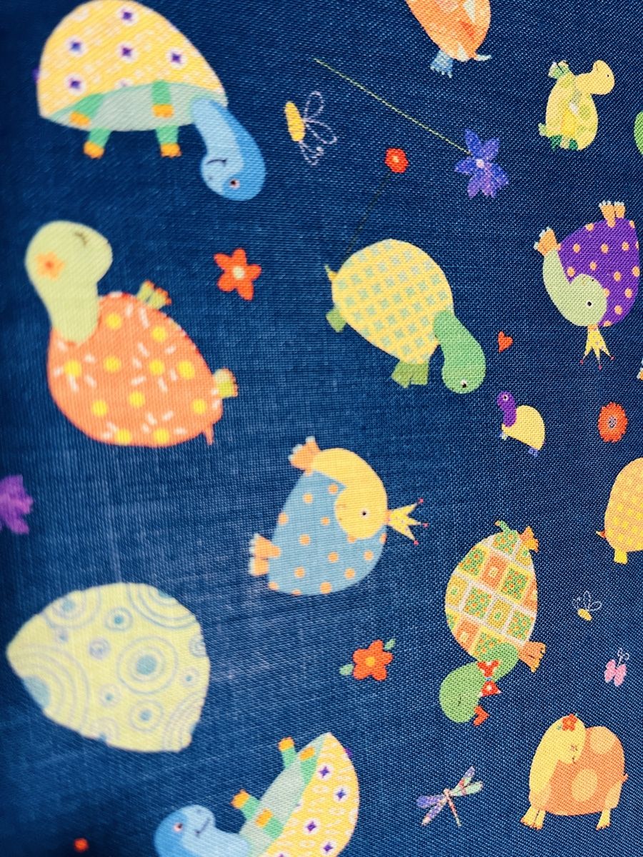 Tessuti: Patchworkstoff BW Schildkröten bunt gross – Nuovo (secondo la descrizione) da Seuzach venduto da KreativmitStoff 2