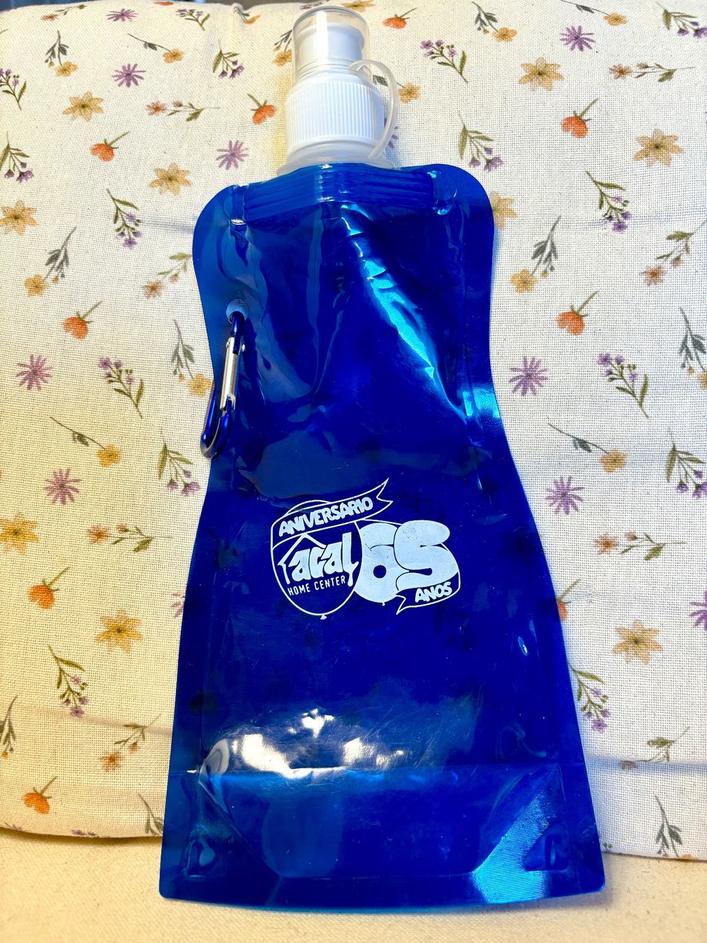 Sonstige Büroeinrichtungen: Wiederverwendbare Trinkbeutel mit Karabiner – Gebraucht aus Chur von smart.shopper 4