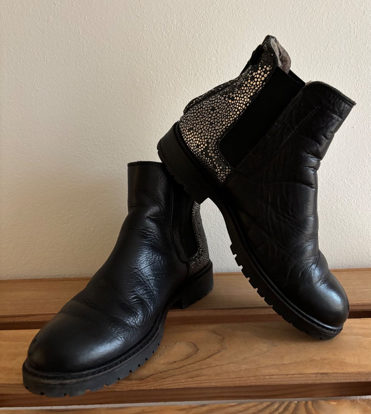 Damenschuhe: Winter Chelsea Boots – Gebraucht aus Winterberg ZH von vanilleinspiration 1