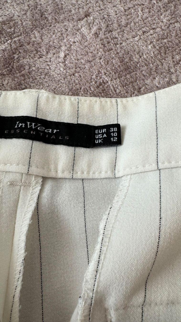 Ensembles & Tailleurs: Weiser Anzug, Size 38/M – D'occasion à Altendorf par Ro 8