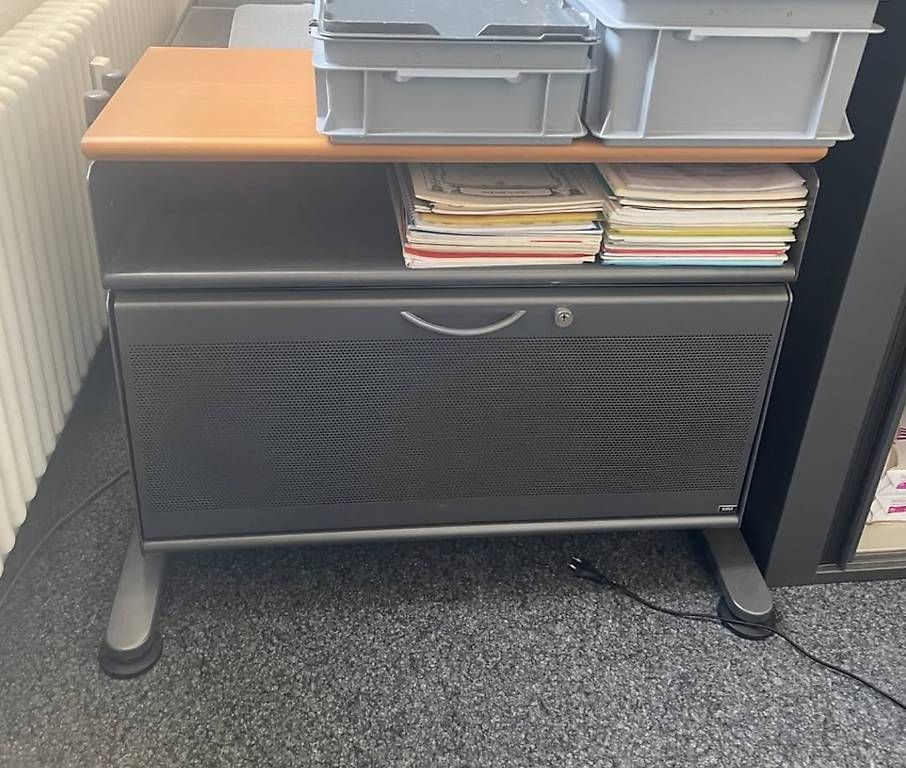 Cassettiere: 2x Kommode / Büro Möbel – Usato da Kloten venduto da previn8058 1