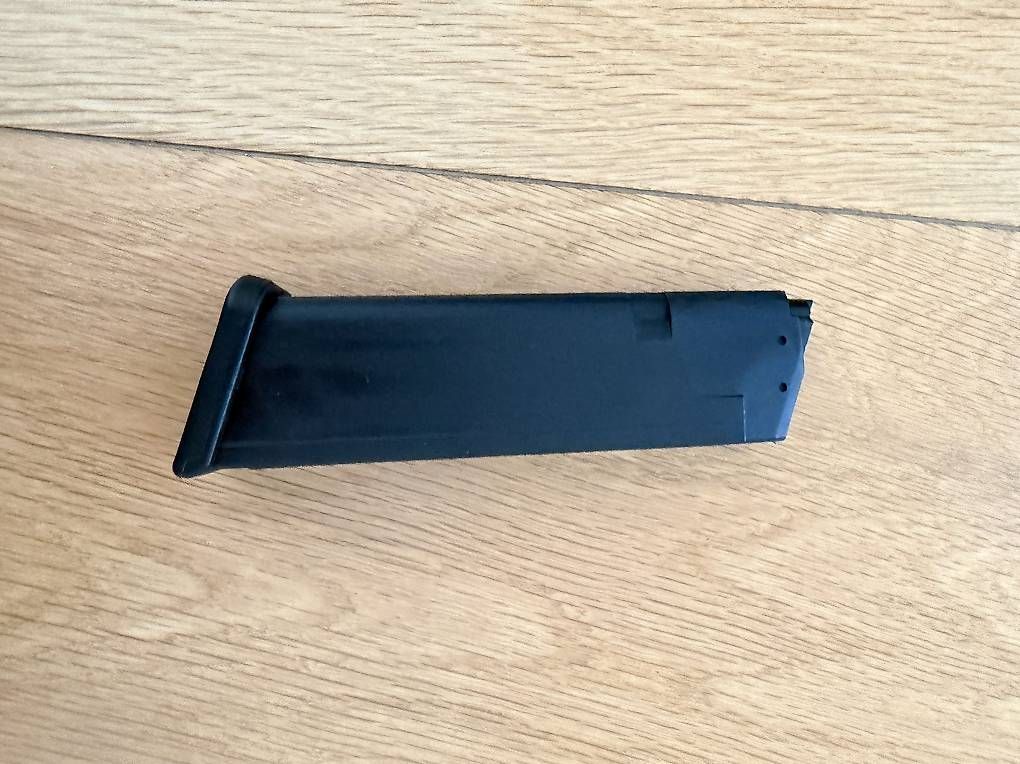 Caricabatterie: Chargeur compatible Glock 9mm 17 coups – Usato da Jussy venduto da AlexVend
