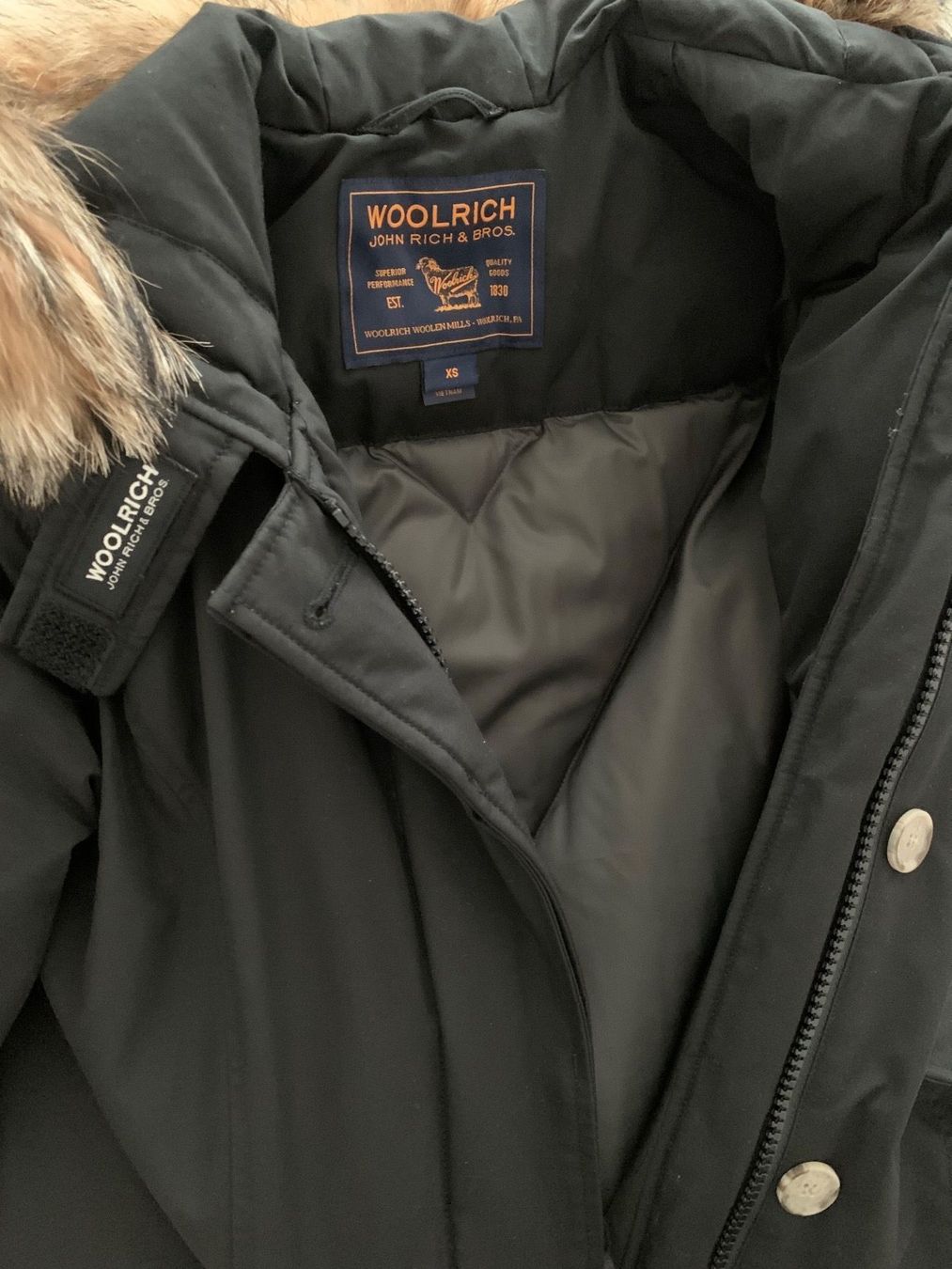 Woolrich Cappotti: Woolrich Arctic Parka Gr. XS Schwarz – Usato da Suhr venduto da Mira-21 1